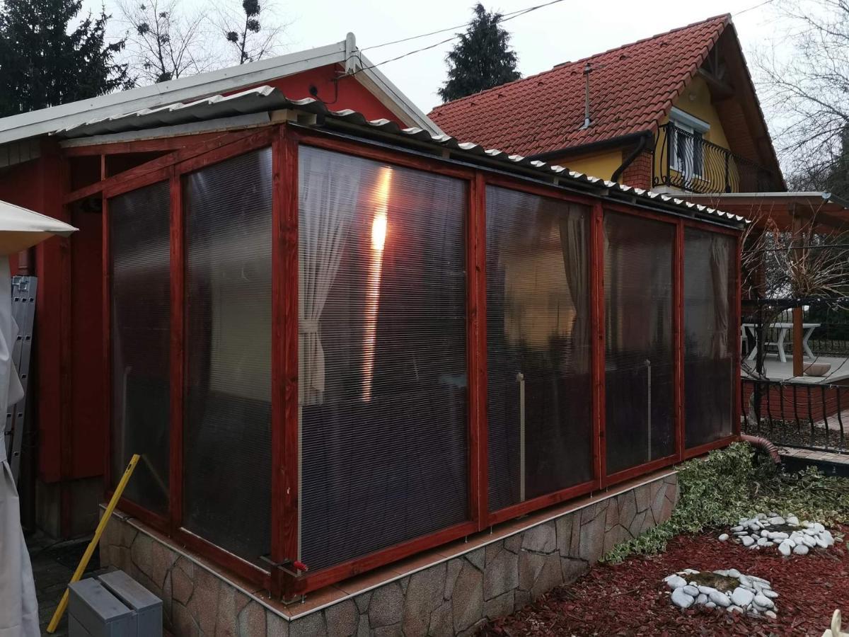 Gunarasi Villa Jacuzzival Dombovar Exterior photo