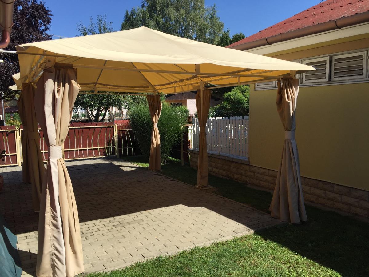 Gunarasi Villa Jacuzzival Dombovar Exterior photo
