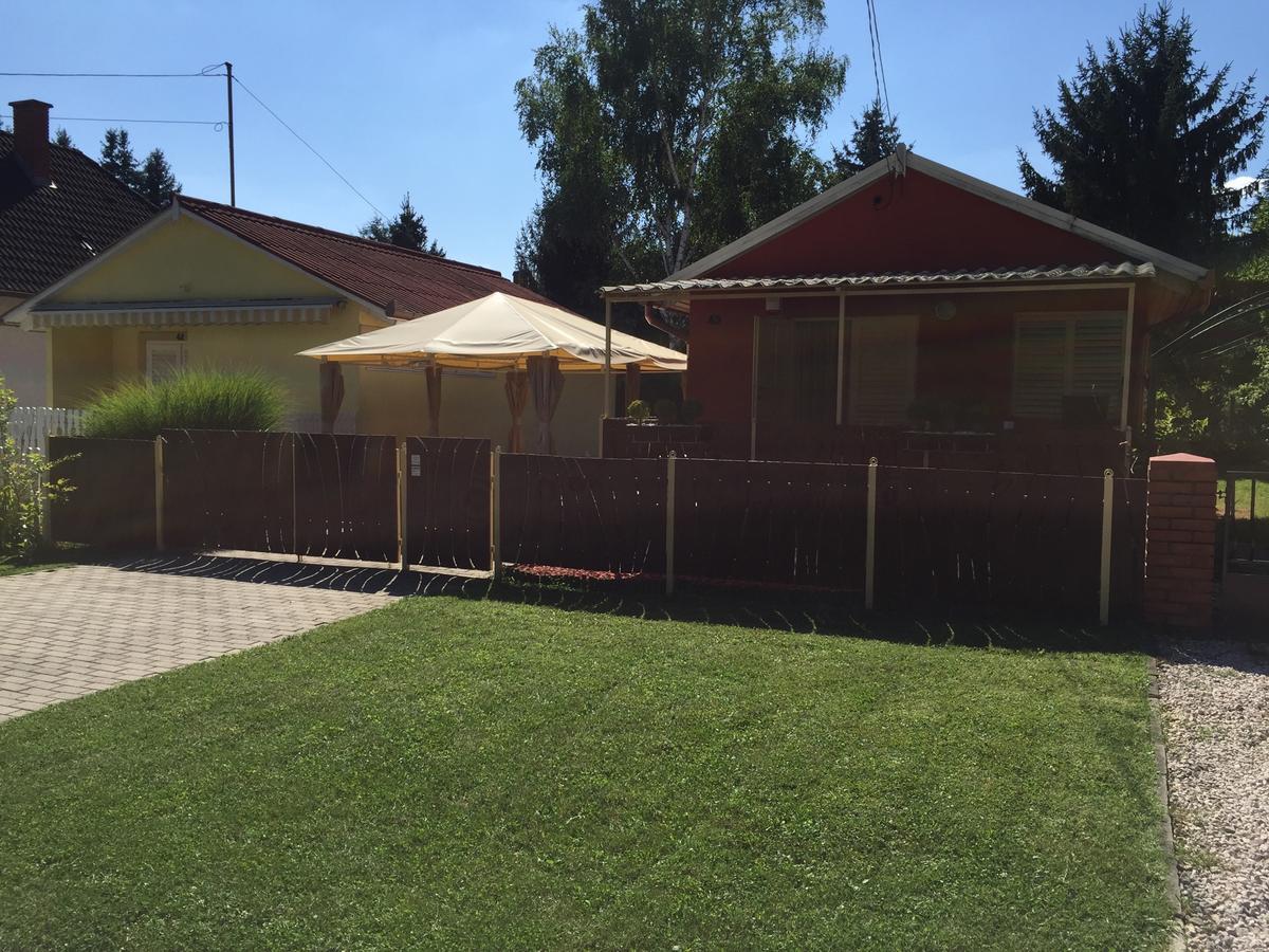 Gunarasi Villa Jacuzzival Dombovar Exterior photo